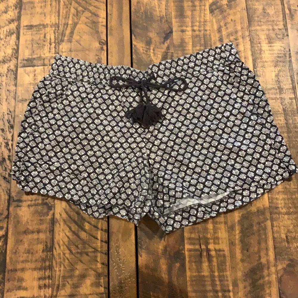 Printed tassel tie shorts
